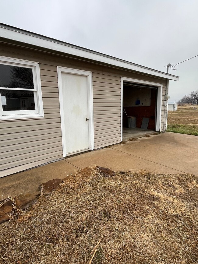 Photo - 2156 N Weaver Rd