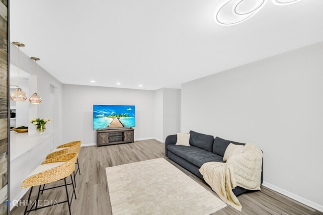 Photo - 726 Dempster St Unit 5