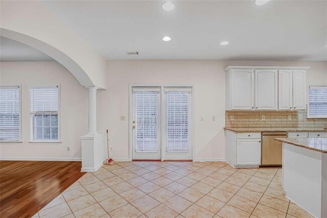 Photo - 7646 Forest Glen Way