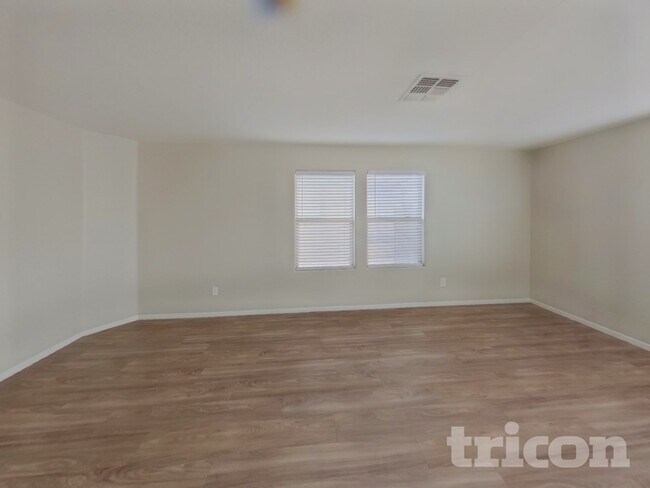 Photo - 39989 W Catherine Dr