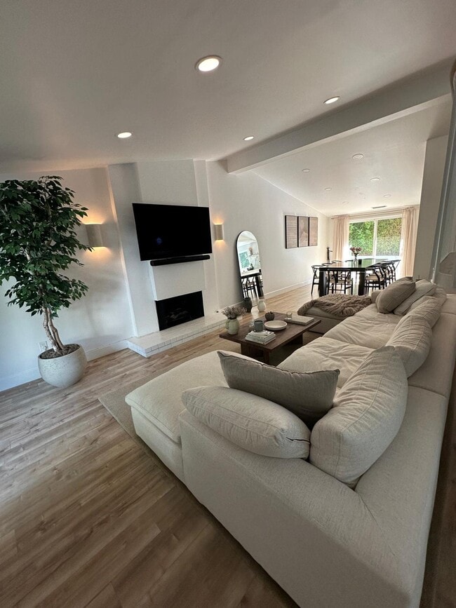 Photo - 16974 Escalon Dr