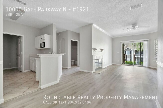 Photo - 10000 Gate Pkwy N Unidad #1921