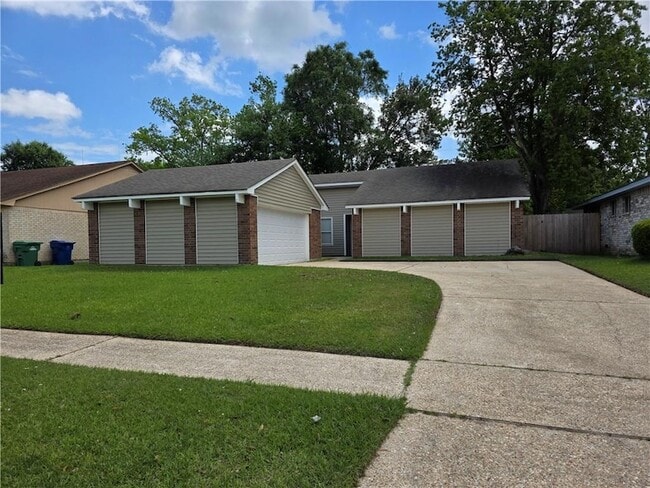 Building Photo - 111 Heather Dr