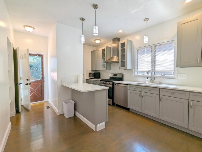 Building Photo - 108 W Quincy St Unit 1