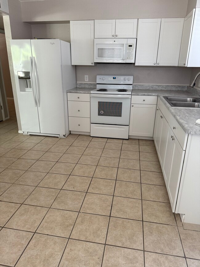 Photo - 1284 W 13th St