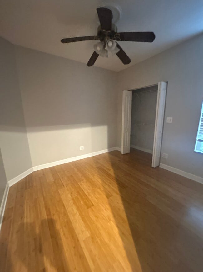 Building Photo - 2915 N Lawndale Ave Rental