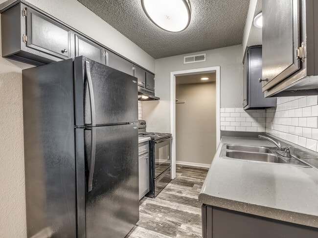 Putnam Green - Kitchen