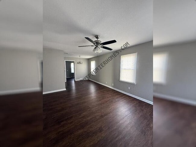 Photo - 3121 N Lindsay Ave