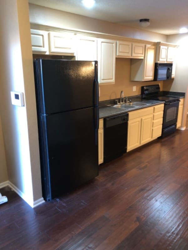 Photo - 9835 N Lewis Ave