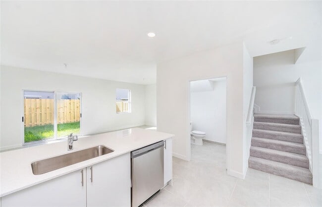 Photo - 2680 SE 10th St