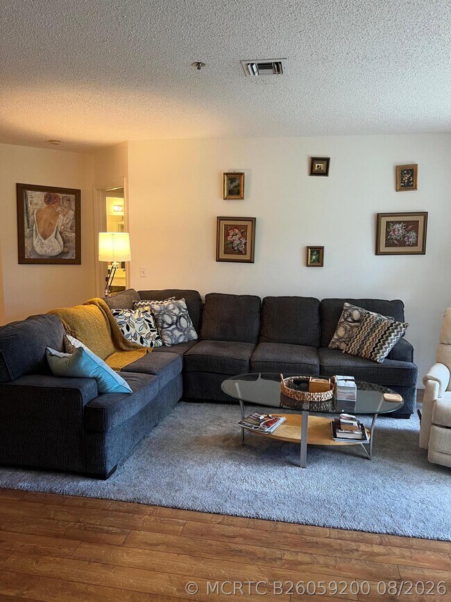 5265 Brisata Cir Unidad E