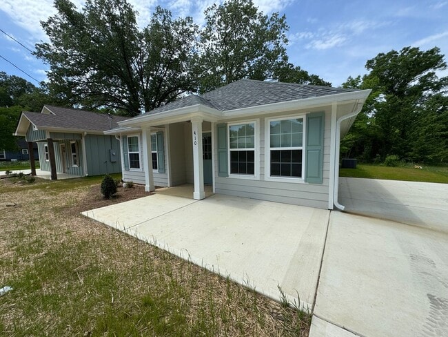 Photo - Brand New 3/2 House in Rome- $1,695