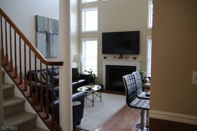 Photo - 18 Rosewood Ct