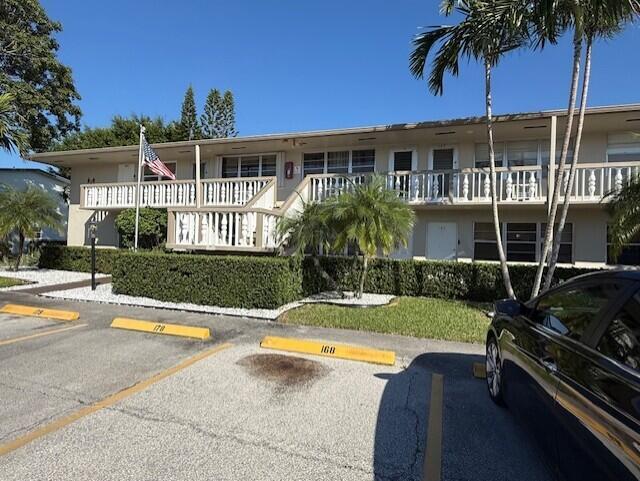 Photo - 168 Northampton I