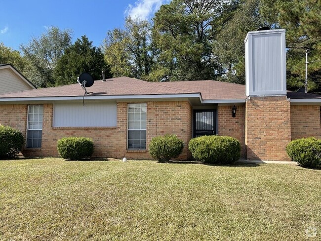 Building Photo - 2636 Westwood Dr Rental