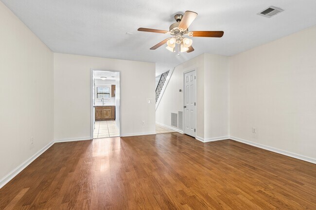 Photo - 111 S Ross St