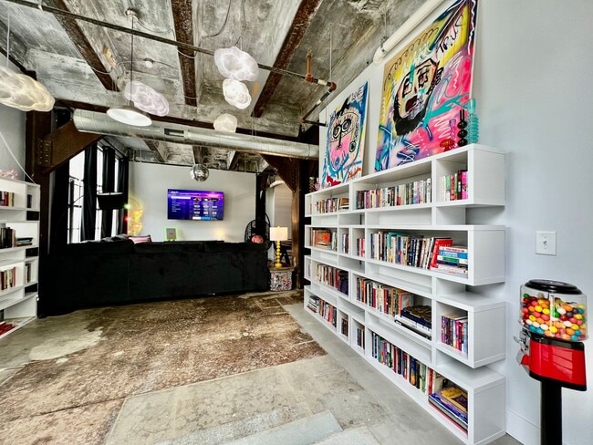 Photo - Swanky, Funky, Groovy, loft space Cincinna...