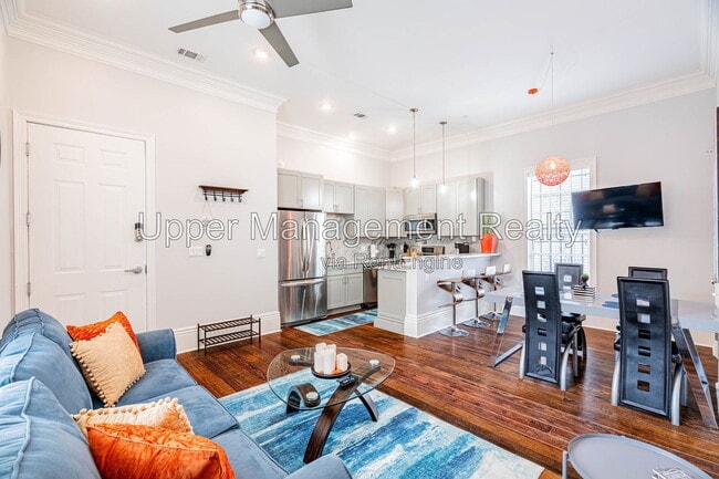 Building Photo - 1201 Baronne St Unit 5