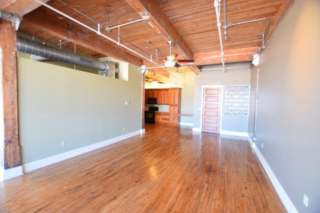 Living Room - Loft 304 - 736 Dickies Lofts