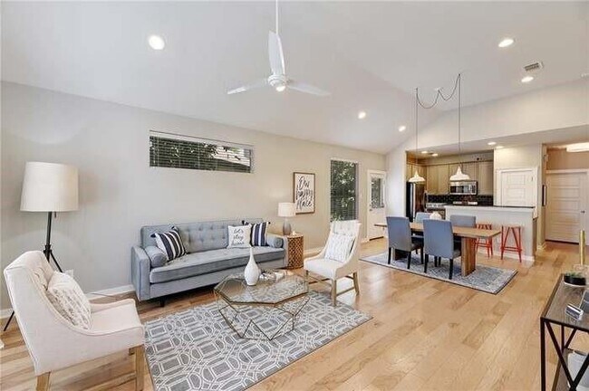 Photo - 2001 Faro Dr Unit 15