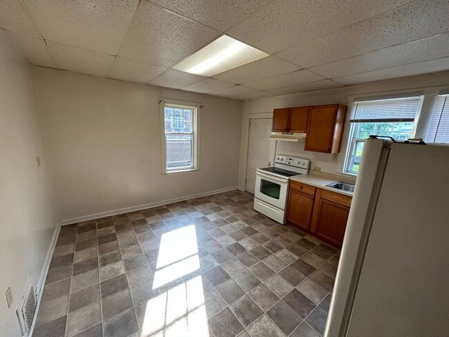 Photo - 1682 W 14th St