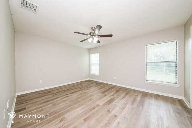 Photo - 652 Chatham Walk Dr