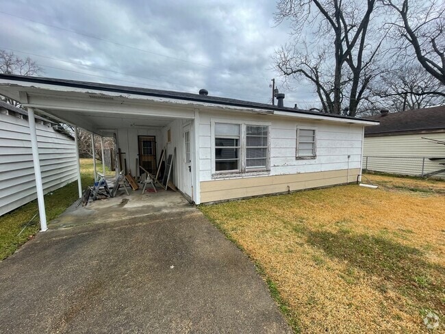 Building Photo - A Must See Today! Rental