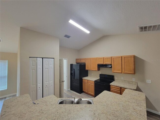 Photo - 7009 Hemlock Crse