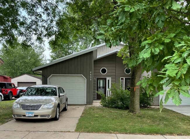 Building Photo - Two Bedroom Home in Rochester MN