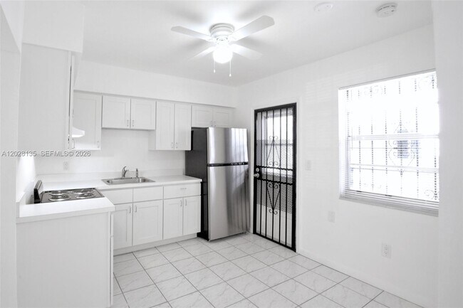 Photo - 1570 NW 2nd St