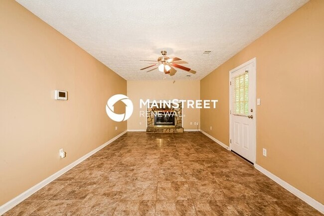 Photo - 3 Bedroom Pet-Friendly Home in McDonough, ...