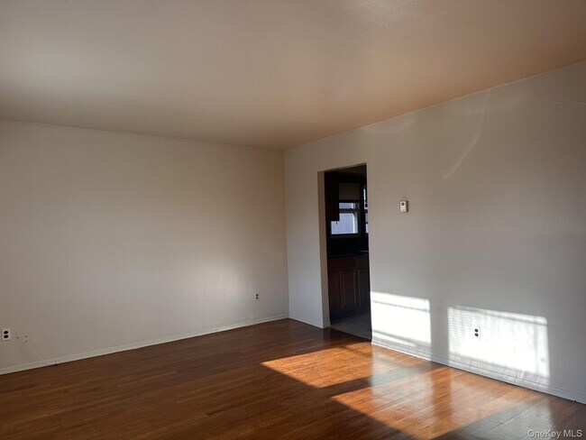 Photo - 45 Benedict Ave Unidad #2