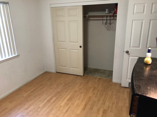 Photo - 609 E Ave J 10