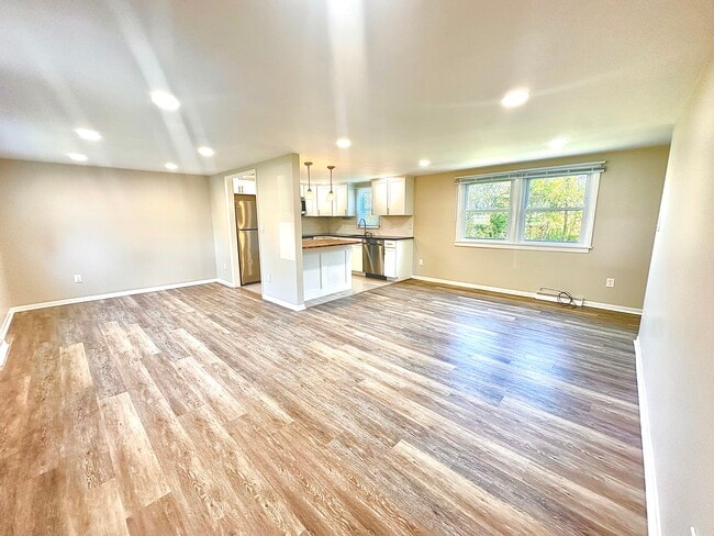 Photo - 76 Yankee Folly Rd