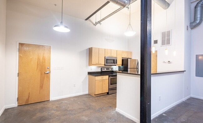 Building Photo - T and E Apartments