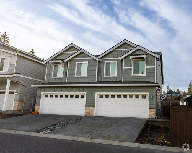 Building Photo - Three bedroom home in Ridgefield, gated co...