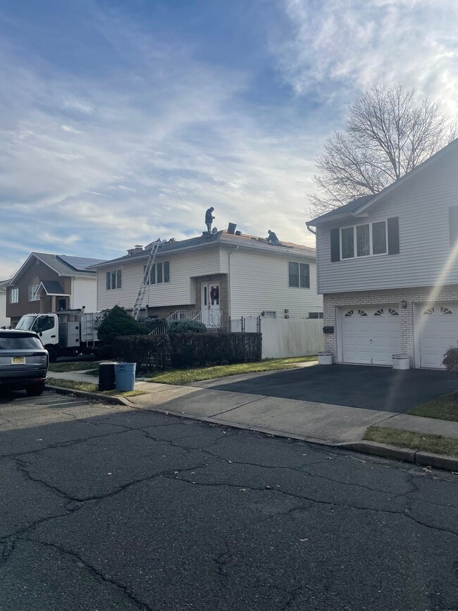 Front - 246 Lee St Unit 1