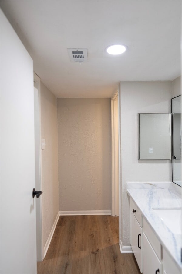Photo - 2021 Spenwick Dr Unit 624
