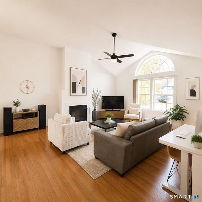 Photo - 374 Stevenson Rd