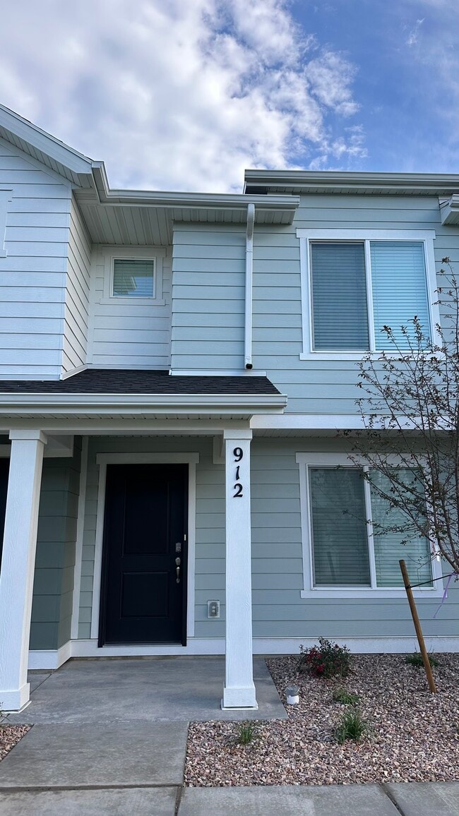 Photo - 912 E Barrelman Ct