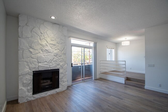 Photo - 11315 Moorpark St Unit 102