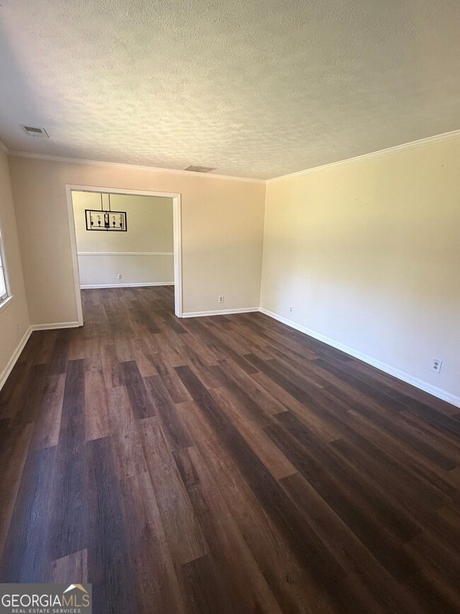 807 Piney Woods Dr