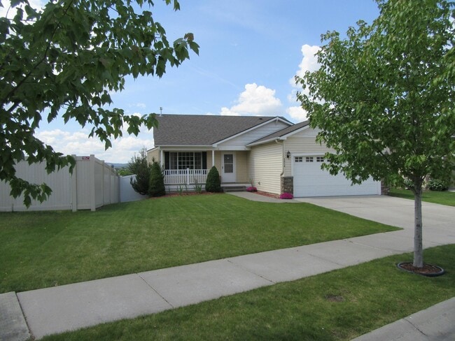 Building Photo - 1314 W Tualatin Dr