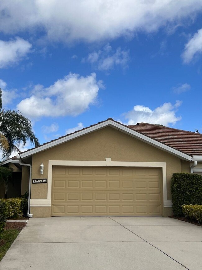 2/2 Located in Stoneybrook in Gateway! Ann... Condo Condo for Rent in