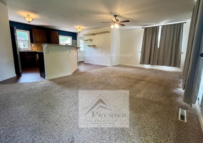 Photo - 1437 Howard Ave