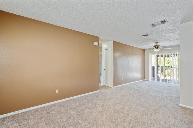 Photo - 221 Mary Lou Dr