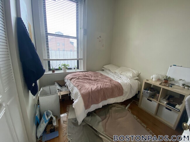 Building Photo - 423 Shawmut Ave Rental