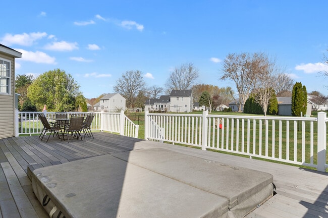 Photo - 20 E Darby Cir