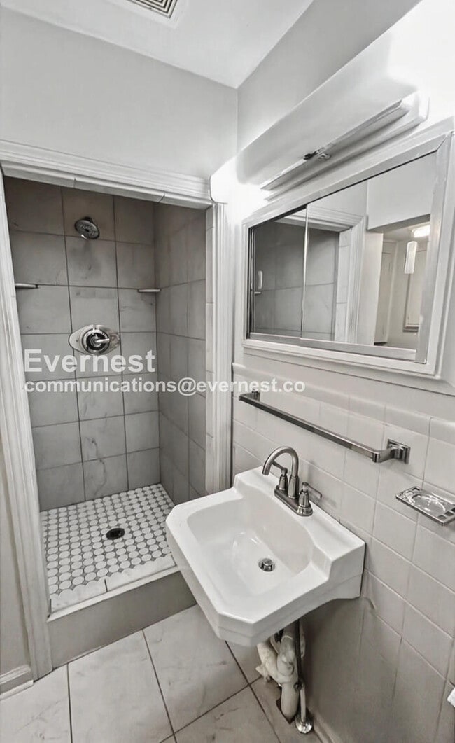 Photo - 1700 Ashmore Ave Unit b