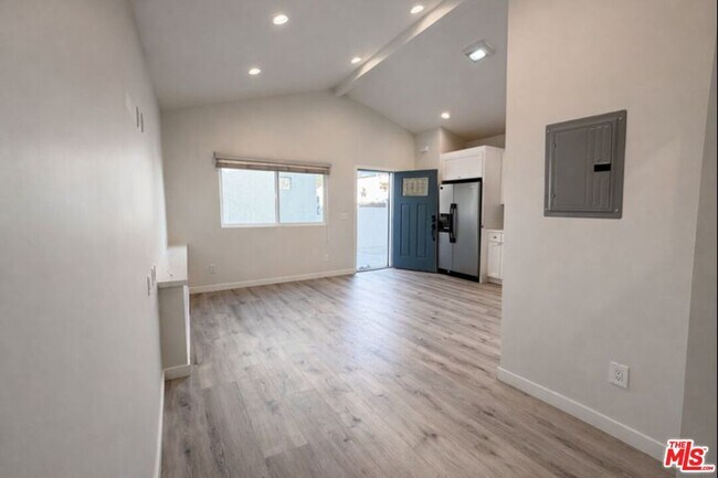 Photo - 6140 W 74th St